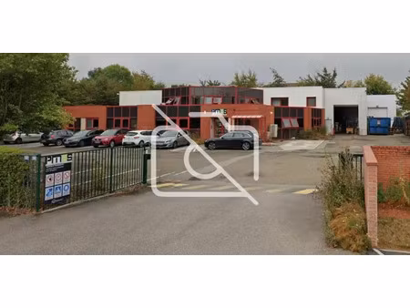 immobilier professionnel à louer voisins-le-bretonneux