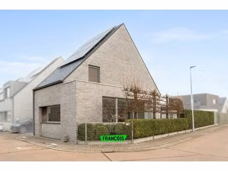 huis te koop in oostende met 4 slaapkamers