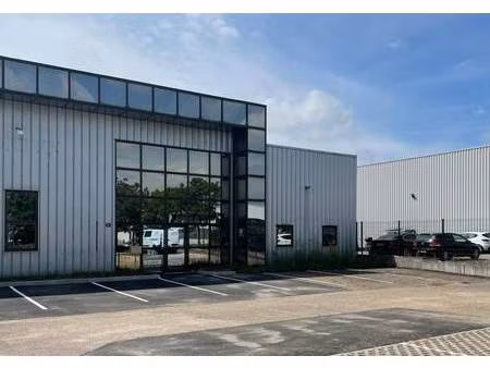 local d'activités à vendre