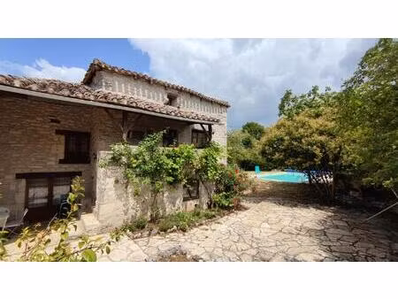 jolie maison quercynoise avec piscine  maison amis  garage et 2170 m2 de terrain arboré