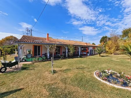maison de campagne avec 3 chambres  piscine et studio