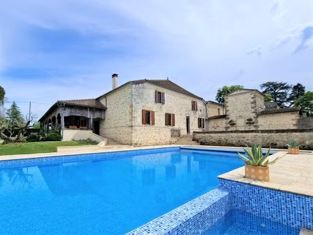 jolie propriété à l'orée du village