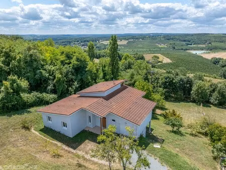 maison contemporaine en ossature bois avec vue dominante