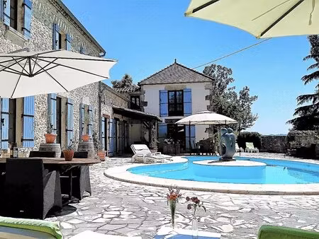 magnifique maison de 4 chambres avec vue sur le château