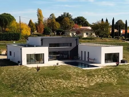 maison contemporaine avec piscine et vaste terrain – miramont-de-guyenne