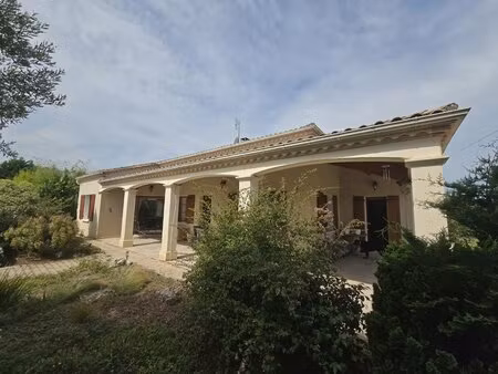 maison moderne avec 3 chambres  jardin et piscine
