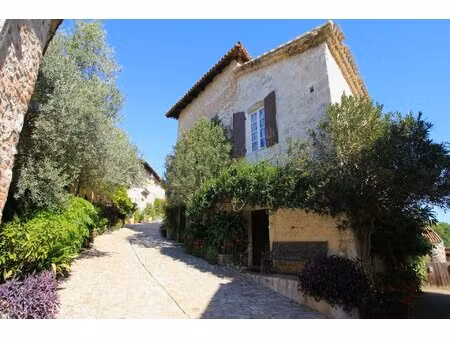 maison de village de charme avec piscine et parking