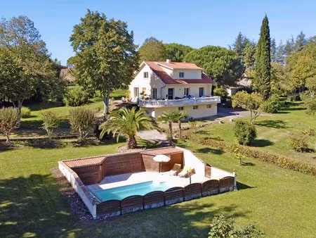 maison spacieuse avec vue panoramique et potentiel infini