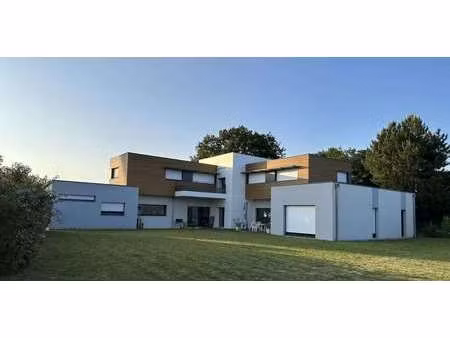 vente maison à feneu (49460) : à vendre / 329m² feneu