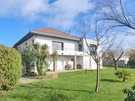 vente maison à pornic (44210) : à vendre / 230m² pornic