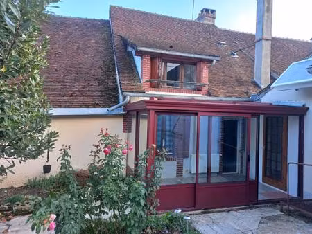 à 1h 45 de paris a6  10 minutes de toucy  8 mn d'aillant sur thollon  maison ancienne...