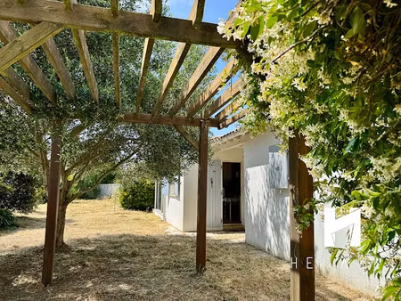 vente maison 4 pièces 121.8 m² à loix (17111)  555 000 €