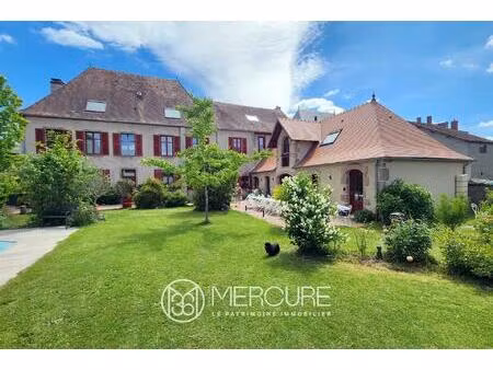 allier  dans un grand bourg touristique  manoir xixème en excellent état sur 2130m²