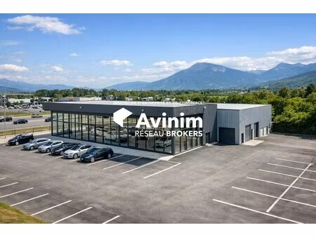 location local commercial