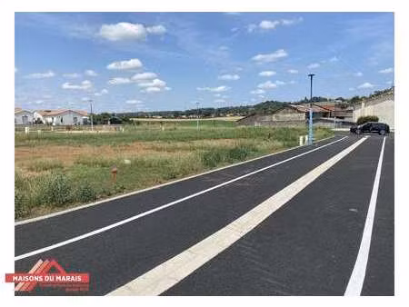 vente terrain à exireuil (79400) : à vendre / exireuil