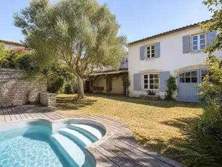 vente maison 8 pièces 205 m² à loix (17111)  1 092 000 €