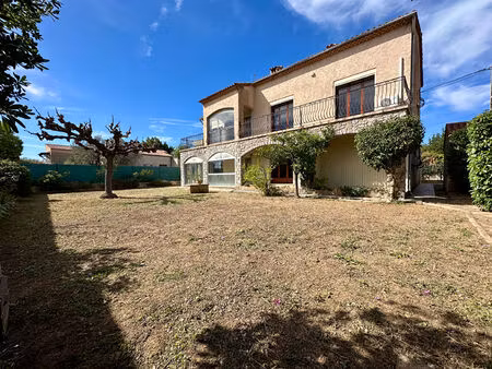 maison la crau 7 pièces 197 m2 double habitation t3 + t5 centre ville