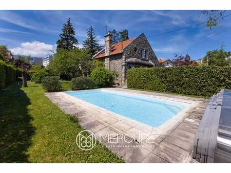 maison 188m² hab. sur 2011m2 de jardin clos paysagé   5 ch.  grande piscine  garage  15...