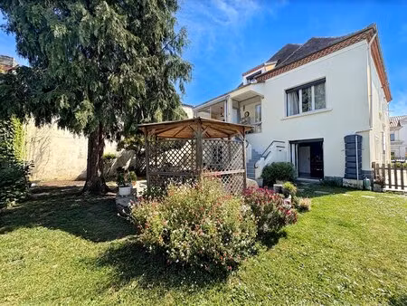 maison à trois niveaux avec jardin à bergerac