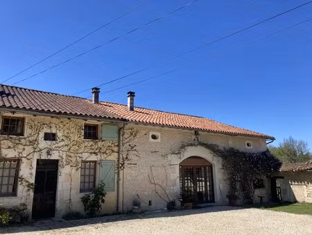 grande maison en pierre