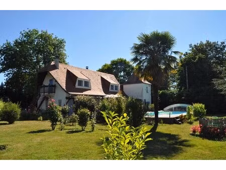 grande maison périgourdine avec piscine et grand jardin privé