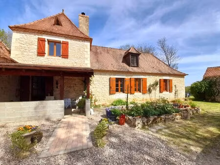 charmante maison de style périgourdin avec grange  garage et vues imprenables sur la campa