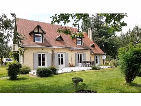 belle maison périgourdine située dans un cadre verdoyant et paisible!
