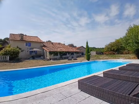 spacieuse résidence avec annexe pour invités