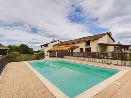 très grande maison avec potentiel de gîte supplémentaire/terrains à bâtir