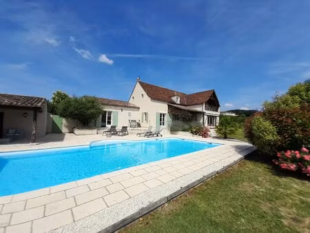 superbe villa avec piscine sur le domaine du prestigieux château des vigiers golf and coun