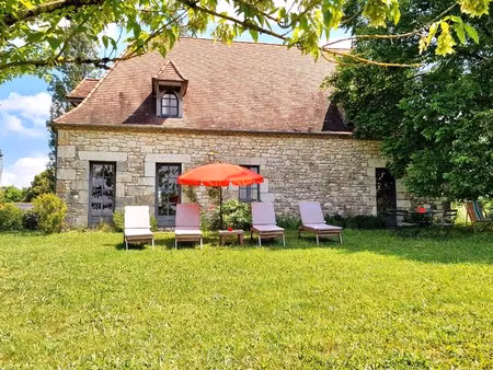 charmante maison en pierre avec une vue magnifique