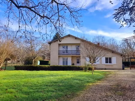 maison familiale de style basque à bergerac