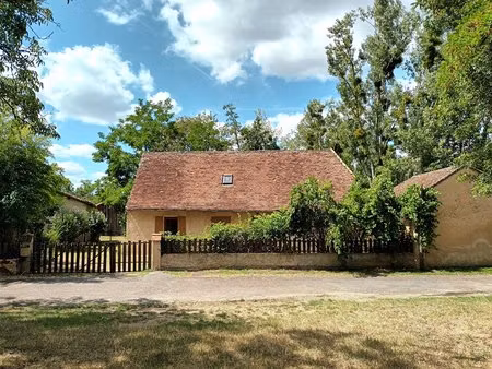 ferme périgourdine avec dépendances et pré à bergerac