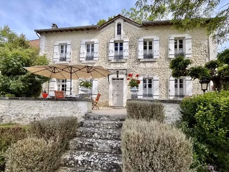 maison de caractère transformée en belle résidence familiale
