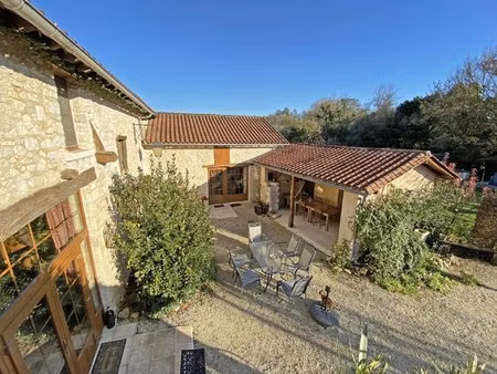 charmante maison en pierre avec maison d'amis au calme absolu!