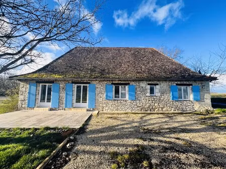 charmante maison en pierre de 3 chambres avec dépendances et piscine