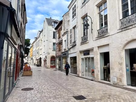 location local commercial 209m² orleans 45000