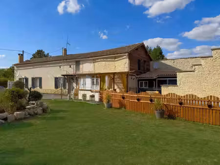 magnifique et spacieuse maison de 4 chambres avec grande grange / atelier