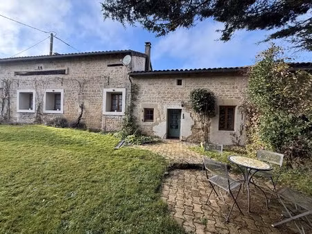 charmante maison de campagne rénovée avec 4 chambres  proche de sauzé-vaussais