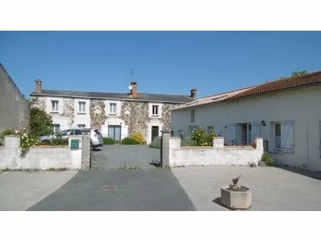 belle maison avec maison d'amis et piscine