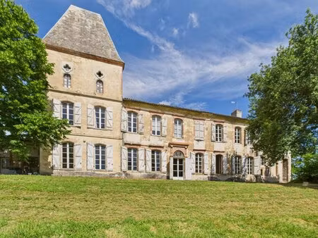 château d’exception– prêt à vivre  potentiel à révéler