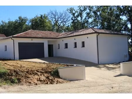 la maison idéale pour une famille — moderne  spacieuse et prête à vivre