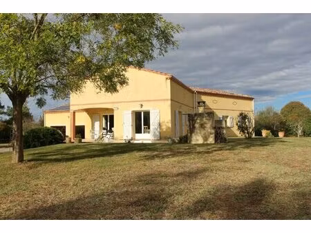 maison 6 chambres et jardin en bordure de village