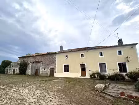 maison de village rénovée avec maison d'amis et dépendances