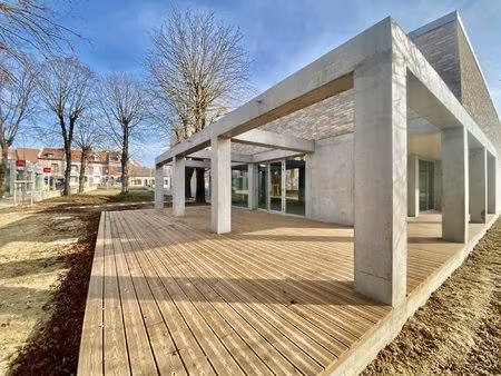 local commercial 251m2 / terrasse - idéal restauration - rivery