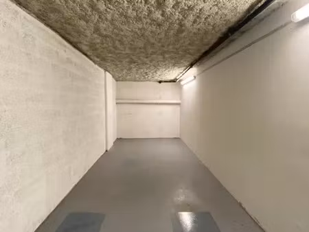 location garage 24 m² à marseille 7 (13007)