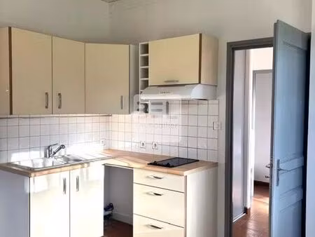 location appartement 2 pièces 36 m² à bagnols-sur-cèze (30200)