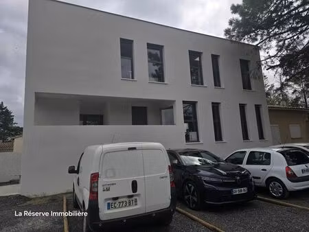 location bureau 1 pièce 70 m² à aigues-mortes (30220)