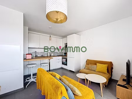 a louer beau 2 pièces avec balcon et parking - 13002 marseil