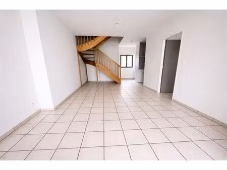 location appartement 4 pièces 7 m² à romans-sur-isère (26100)